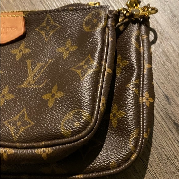 Louis Vuitton Crossbody Bag - Picture 14 of 14